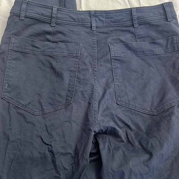 Lightweight straight leg crop - Picture 7 of 7